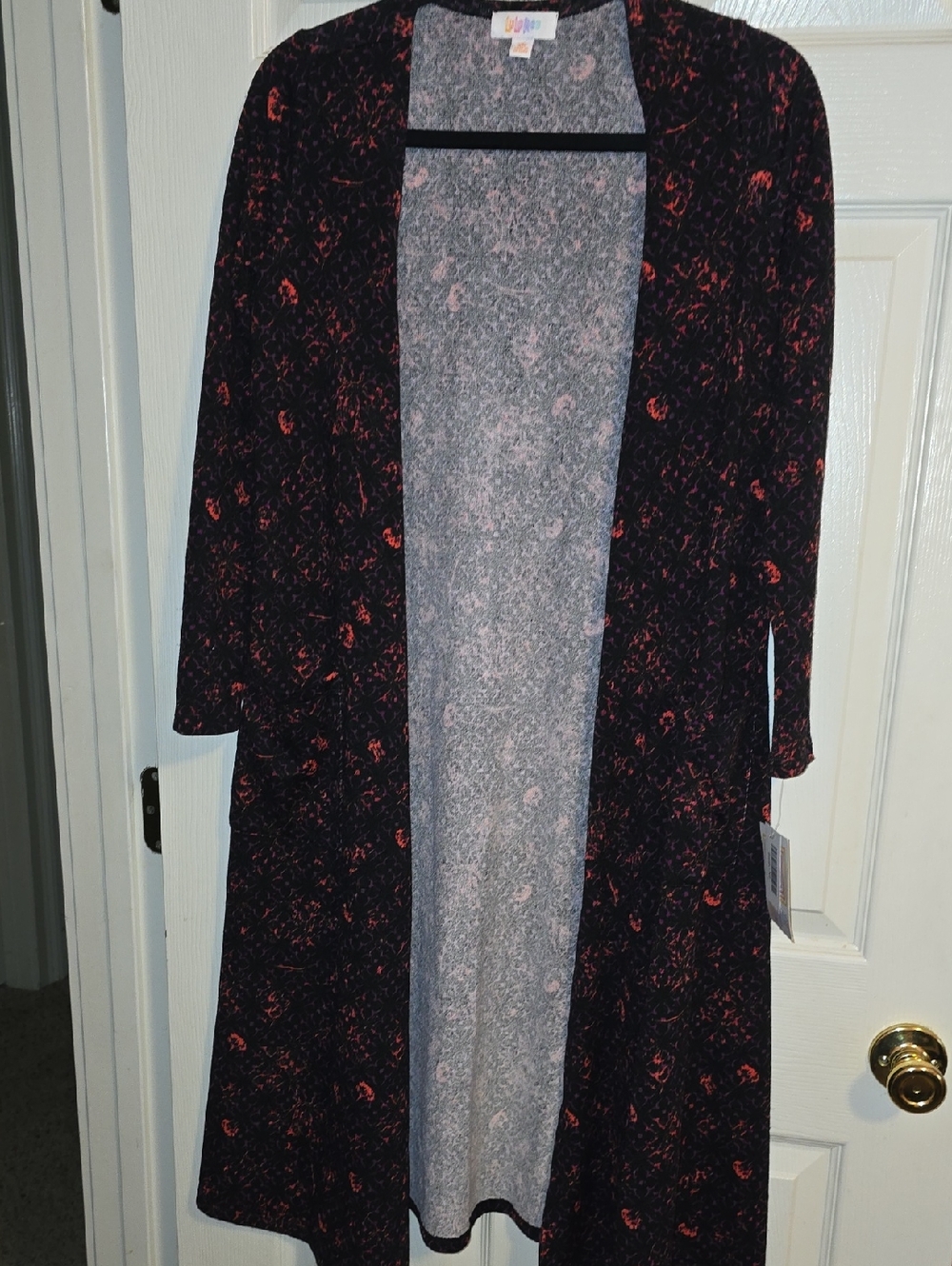 LuLaRoe Sarah Black Sweater with Coral and‎ Pink Speckle Print